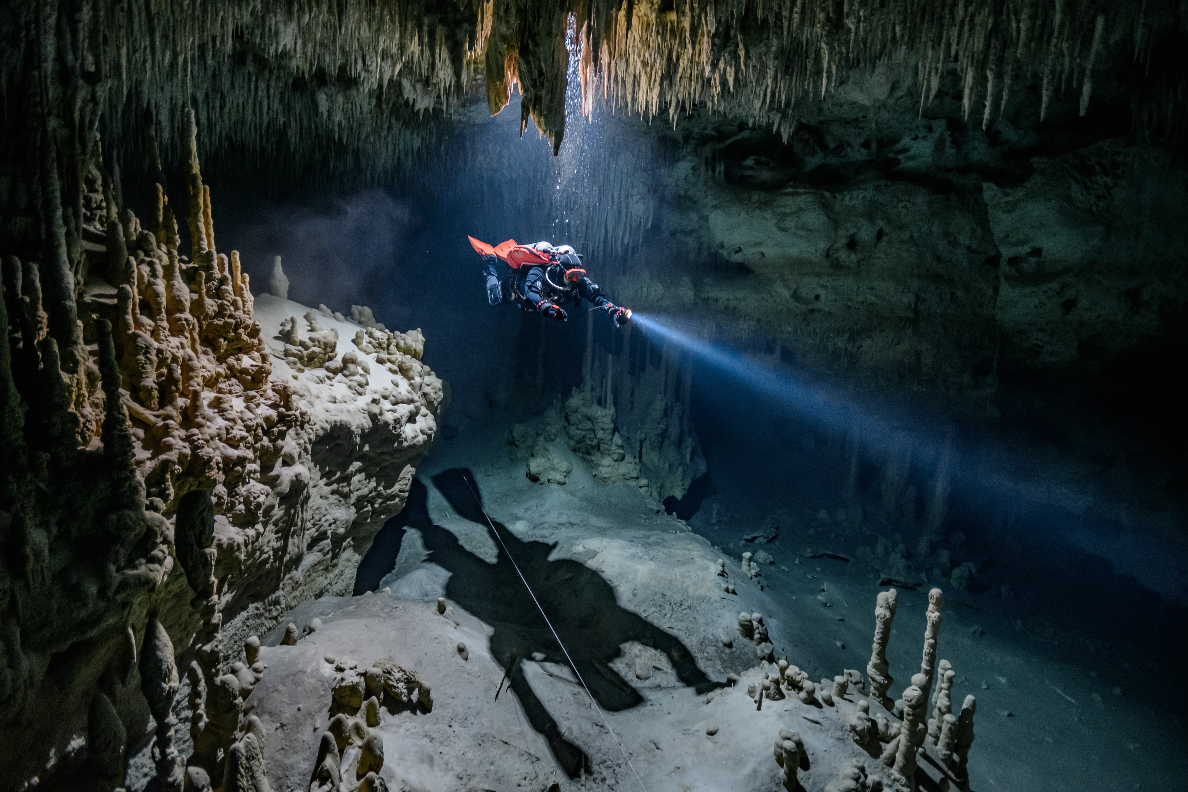 Divers League Premium Scuba Gear & Training for All Levels